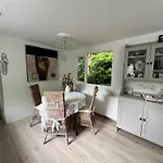 Royal Romantisch, Uniek En Volledig Prive Chalet Putten