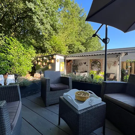 Royal Romantisch, Uniek En Volledig Prive Chalet Putten