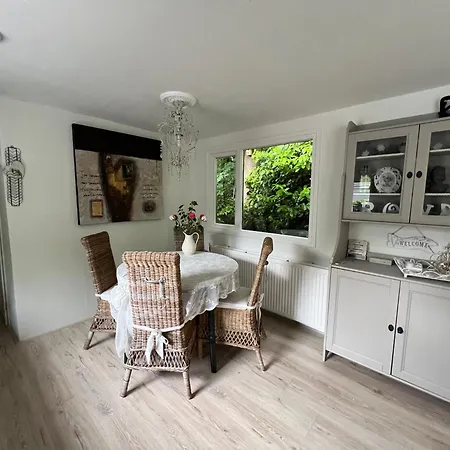 Royal Romantisch, Uniek En Volledig Prive Chalet Putten