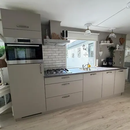 Royal Romantisch, Uniek En Volledig Prive Chalet Putten