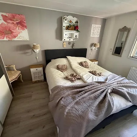 Chalet Royal Romantisch, Uniek En Volledig Prive Putten