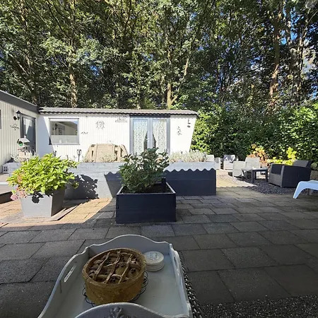 Royal Romantisch, Uniek En Volledig Prive Chalet Putten