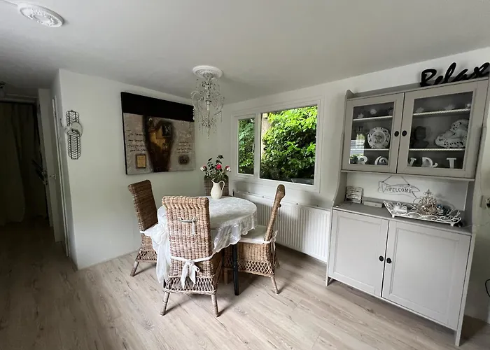 Royal Romantisch, Uniek En Volledig Prive Chalet Putten