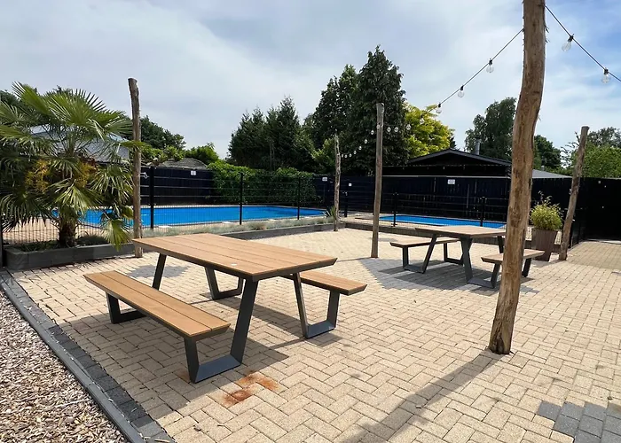 Royal Romantisch, Uniek En Volledig Prive Chalet Putten