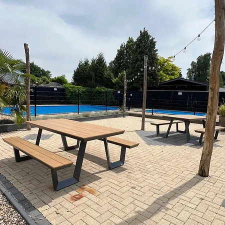 Royal Romantisch, Uniek En Volledig Prive Alpesi faház Putten